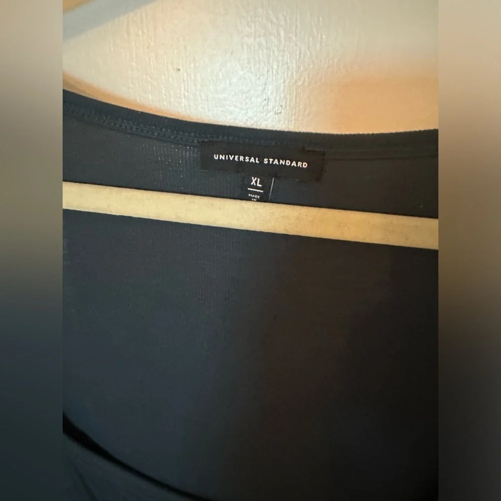 Universal Standard Foundation Short Sleeve Square Neck tee size 26-28 - Picture 2 of 4